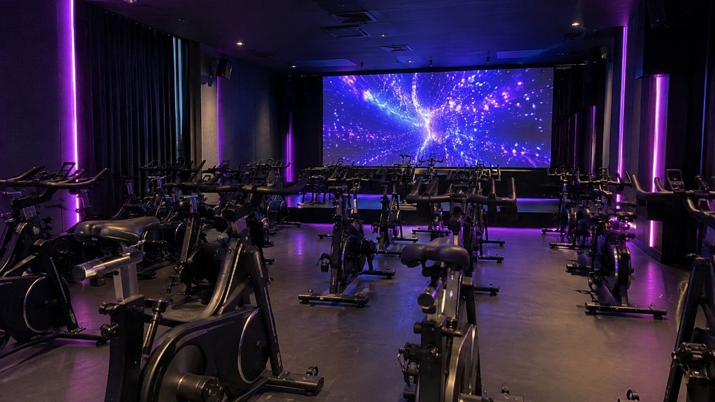 Écran LED géant immersif pour salle de sport et fitness